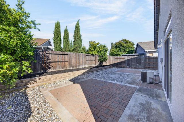 7915 NEYLAND Way, Sacramento, CA 95829