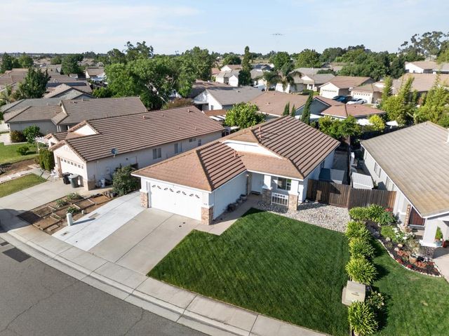 7915 NEYLAND Way, Sacramento, CA 95829