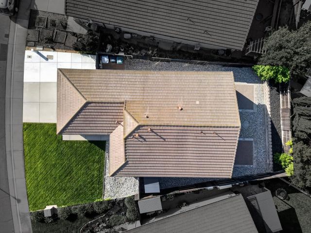 7915 NEYLAND Way, Sacramento, CA 95829