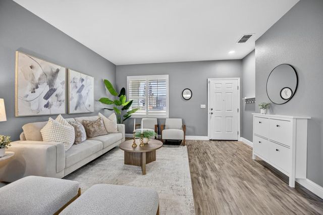 7915 NEYLAND Way, Sacramento, CA 95829