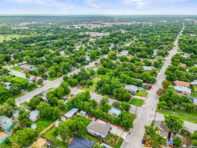 260 N HACKBERRY AVE, New Braunfels, TX 78130