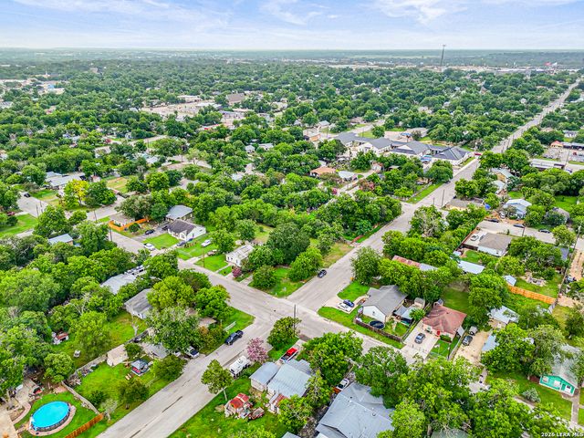 260 N HACKBERRY AVE, New Braunfels, TX 78130