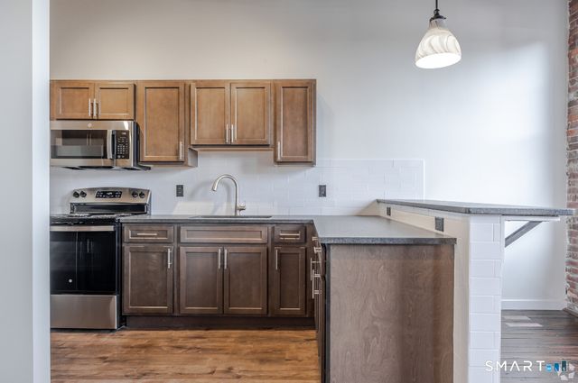 424 Main Street J, Middletown, CT 06457