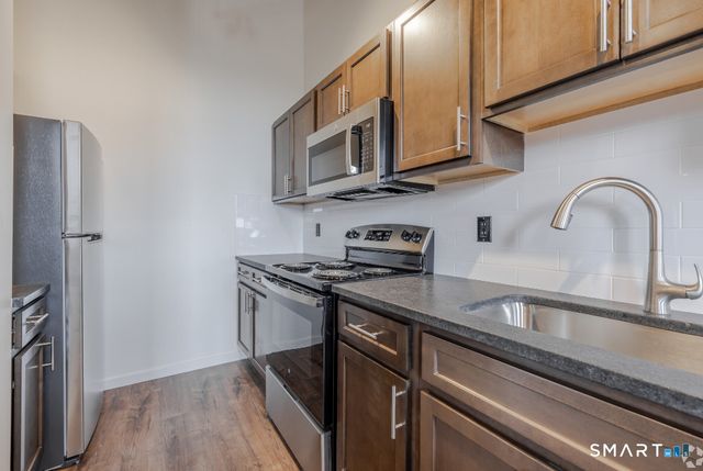 424 Main Street J, Middletown, CT 06457