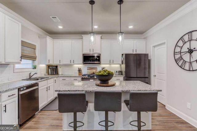 102 Morris Creek Drive, Hoschton, GA 30548