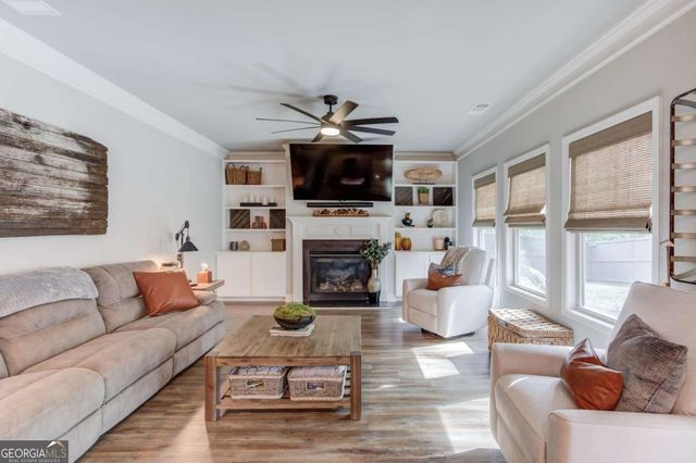 102 Morris Creek Drive, Hoschton, GA 30548