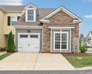 100 Bergen Dr, Spring Hill, TN 37174