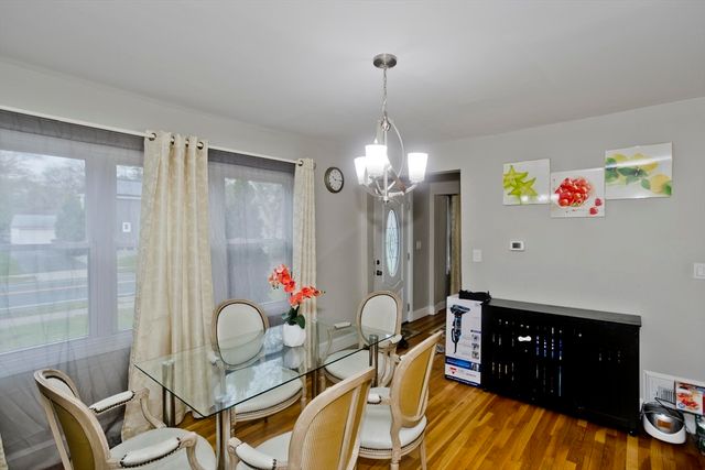 174 Abbott St, Springfield, MA 01118