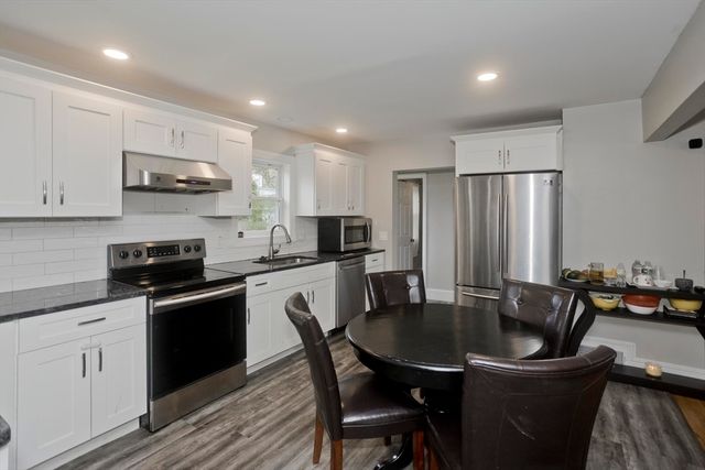 174 Abbott St, Springfield, MA 01118