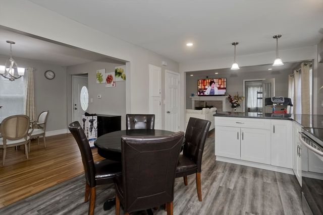 174 Abbott St, Springfield, MA 01118
