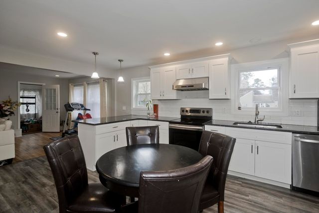 174 Abbott St, Springfield, MA 01118