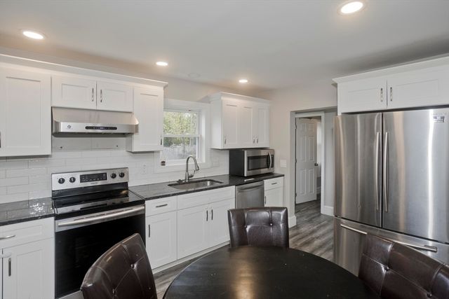 174 Abbott St, Springfield, MA 01118
