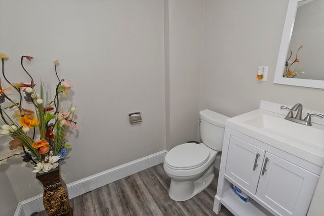 174 Abbott St, Springfield, MA 01118