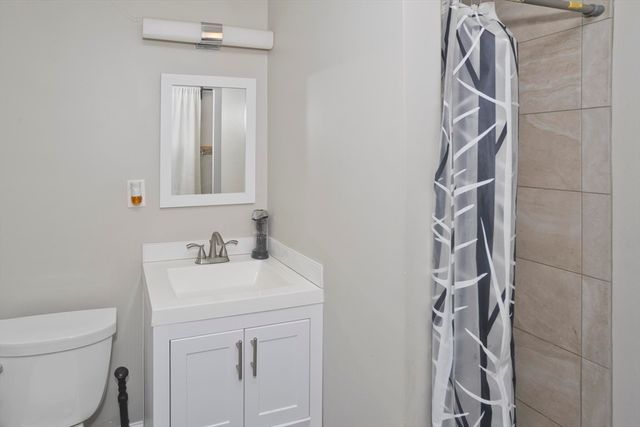 174 Abbott St, Springfield, MA 01118