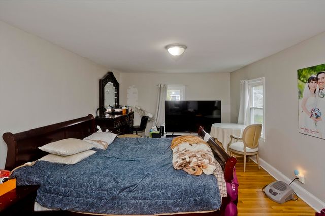 174 Abbott St, Springfield, MA 01118