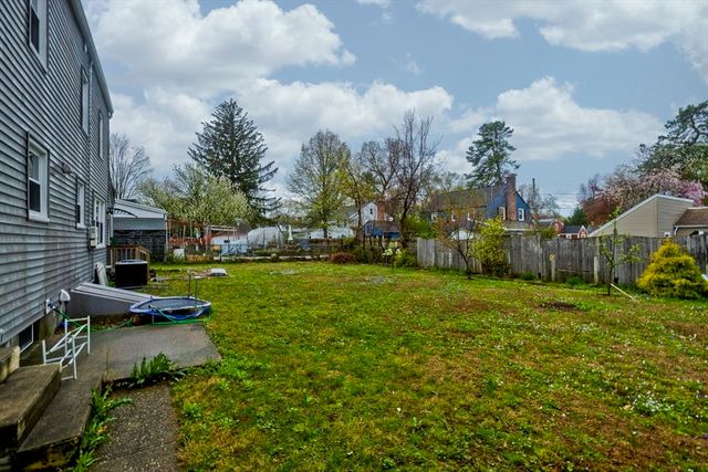 174 Abbott St, Springfield, MA 01118