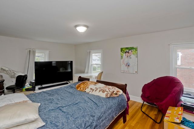 174 Abbott St, Springfield, MA 01118