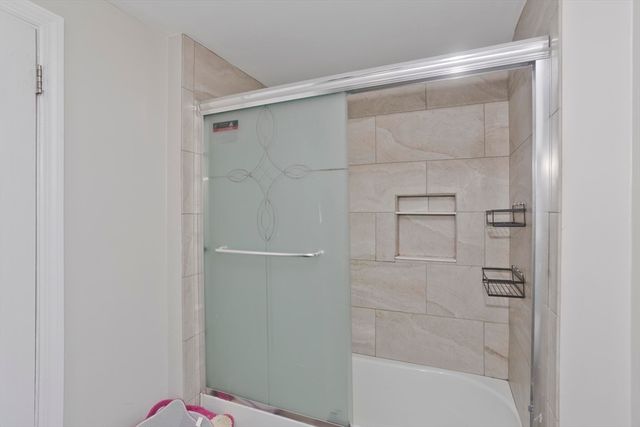 174 Abbott St, Springfield, MA 01118