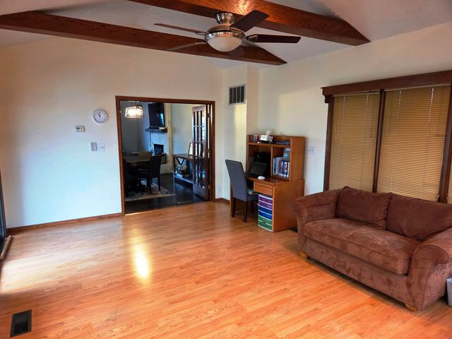 916 W 10th, Newton, KS 67114