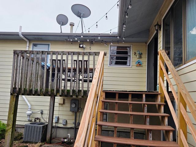 916 W 10th, Newton, KS 67114