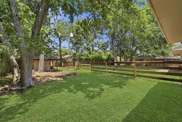 311 Shadow Creek Drive, El Lago, TX 77586