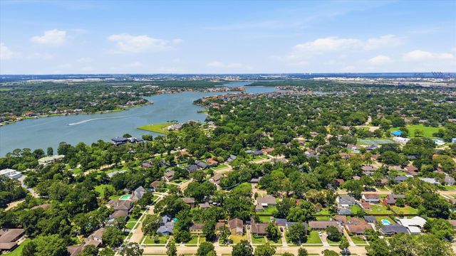 311 Shadow Creek Drive, El Lago, TX 77586