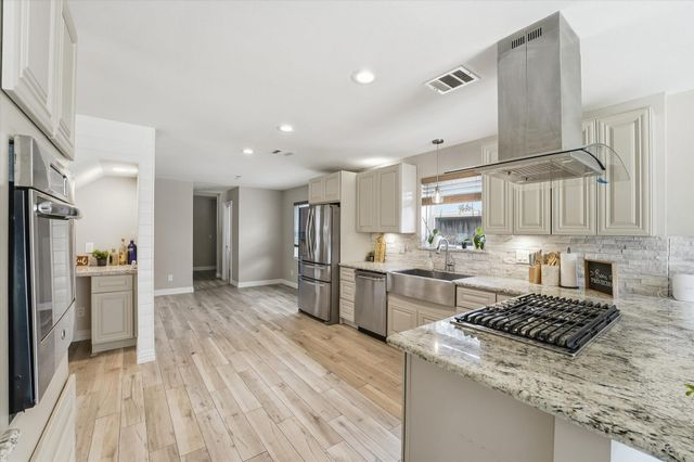 311 Shadow Creek Drive, El Lago, TX 77586