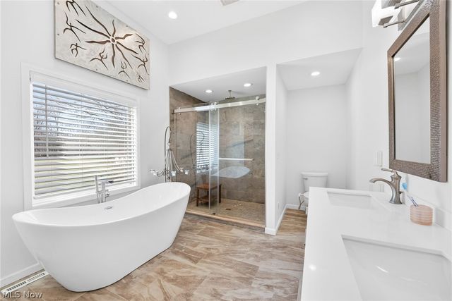 13814 Fox Hills Drive, Novelty, OH 44072