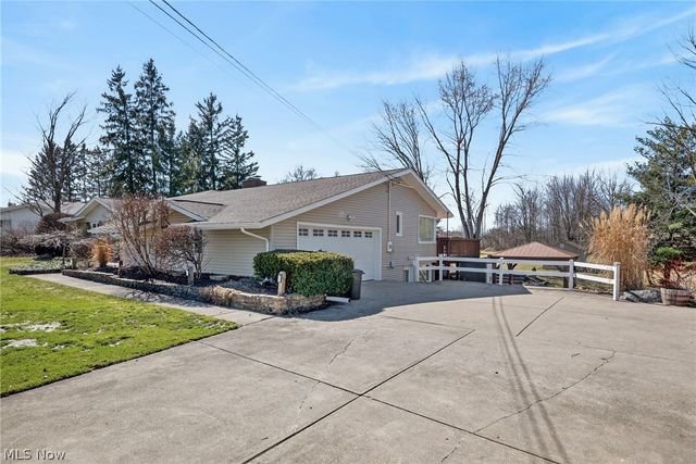 13814 Fox Hills Drive, Novelty, OH 44072