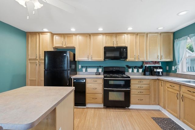 29 Fisher St, North Attleboro, MA 02760