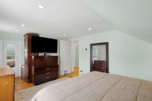 29 Fisher St, North Attleboro, MA 02760