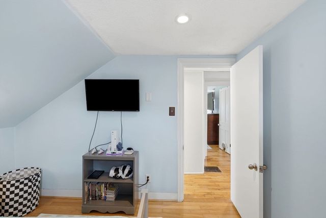 29 Fisher St, North Attleboro, MA 02760