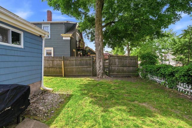 29 Fisher St, North Attleboro, MA 02760