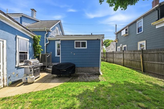 29 Fisher St, North Attleboro, MA 02760