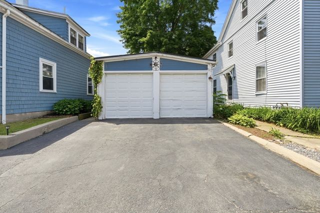 29 Fisher St, North Attleboro, MA 02760