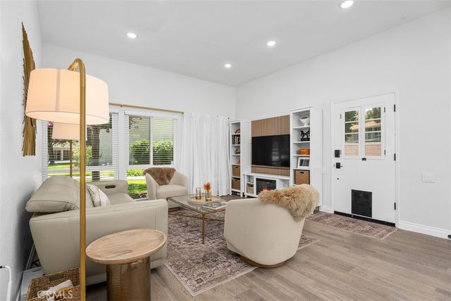 955 Calle Aragon H, Laguna Woods, CA 92637