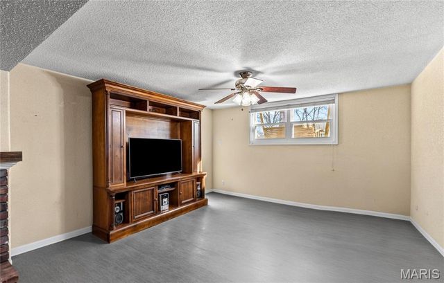 5304 Dixon Drive, Godfrey, IL 62035