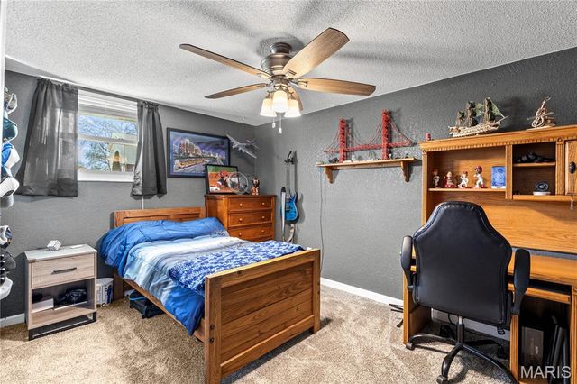 5304 Dixon Drive, Godfrey, IL 62035