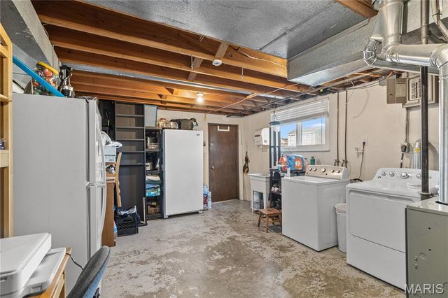 5304 Dixon Drive, Godfrey, IL 62035