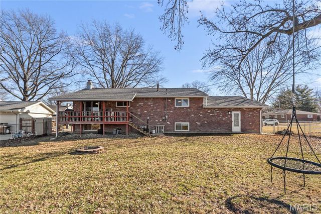 5304 Dixon Drive, Godfrey, IL 62035