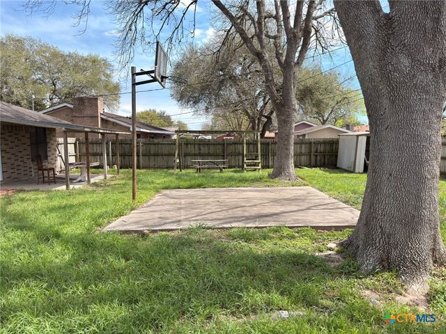 121 Byron Lane, Victoria, TX 77901