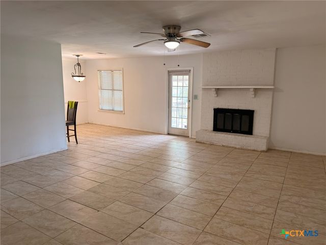 121 Byron Lane, Victoria, TX 77901