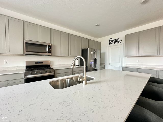 2698 Nampa Drive, Whitestown, IN 46075