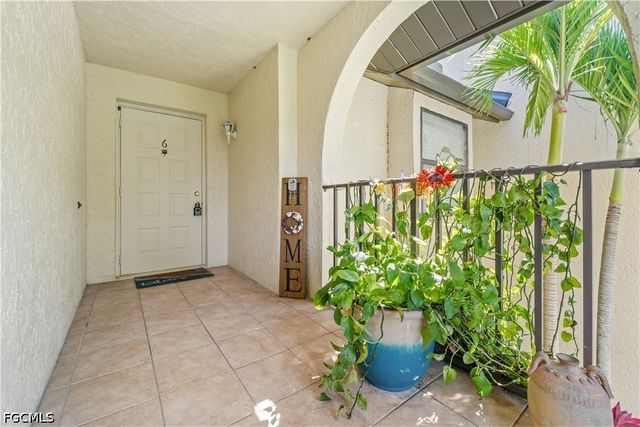 8565 Charter Club CIR 6, Fort Myers, FL 33919
