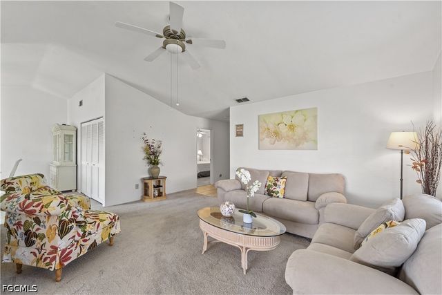 8565 Charter Club CIR 6, Fort Myers, FL 33919