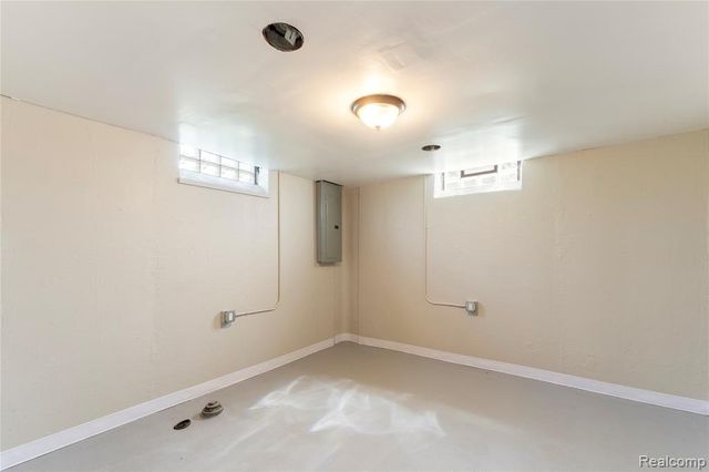 6869 Buhr Street, Hamtramck, MI 48212