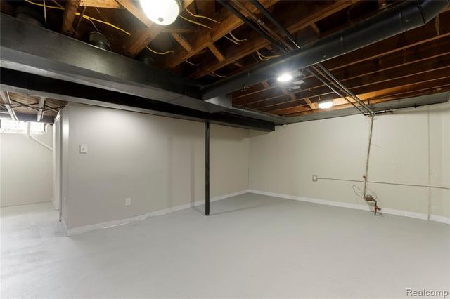 6869 Buhr Street, Hamtramck, MI 48212