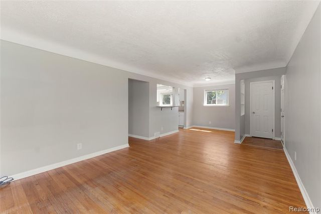 6869 Buhr Street, Hamtramck, MI 48212