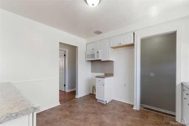 6869 Buhr Street, Hamtramck, MI 48212