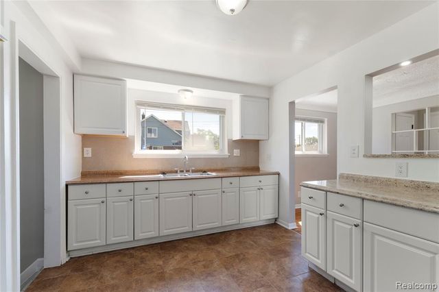 6869 Buhr Street, Hamtramck, MI 48212